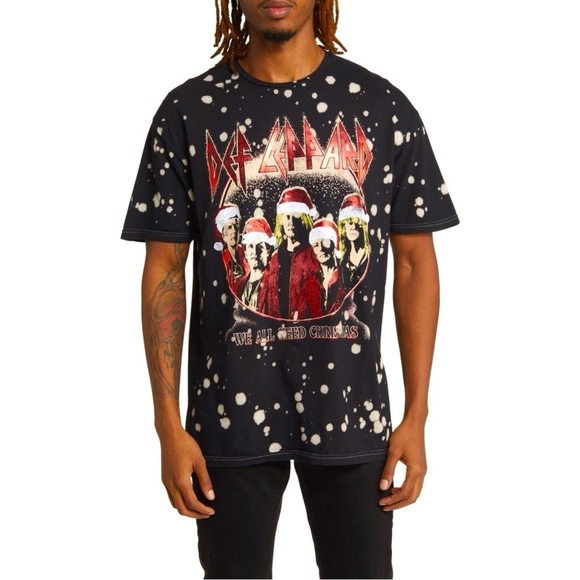 🆕 Def Leppard - Holiday Graphic T-Shirt Size Large - Picture 1 of 6
